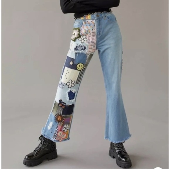 BDG Denim - BDG High-Waisted Flare Jean-Urban Outfitters-Patch-Crochet-Embroider size 26